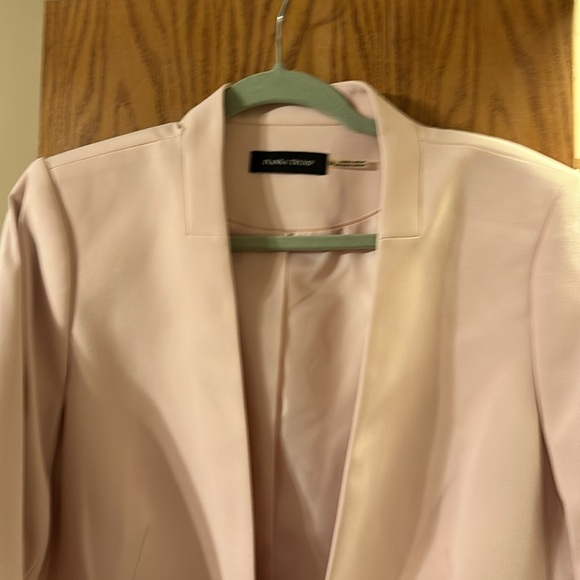 Ivanka Trump Blush Blazer - Picture 4 of 5